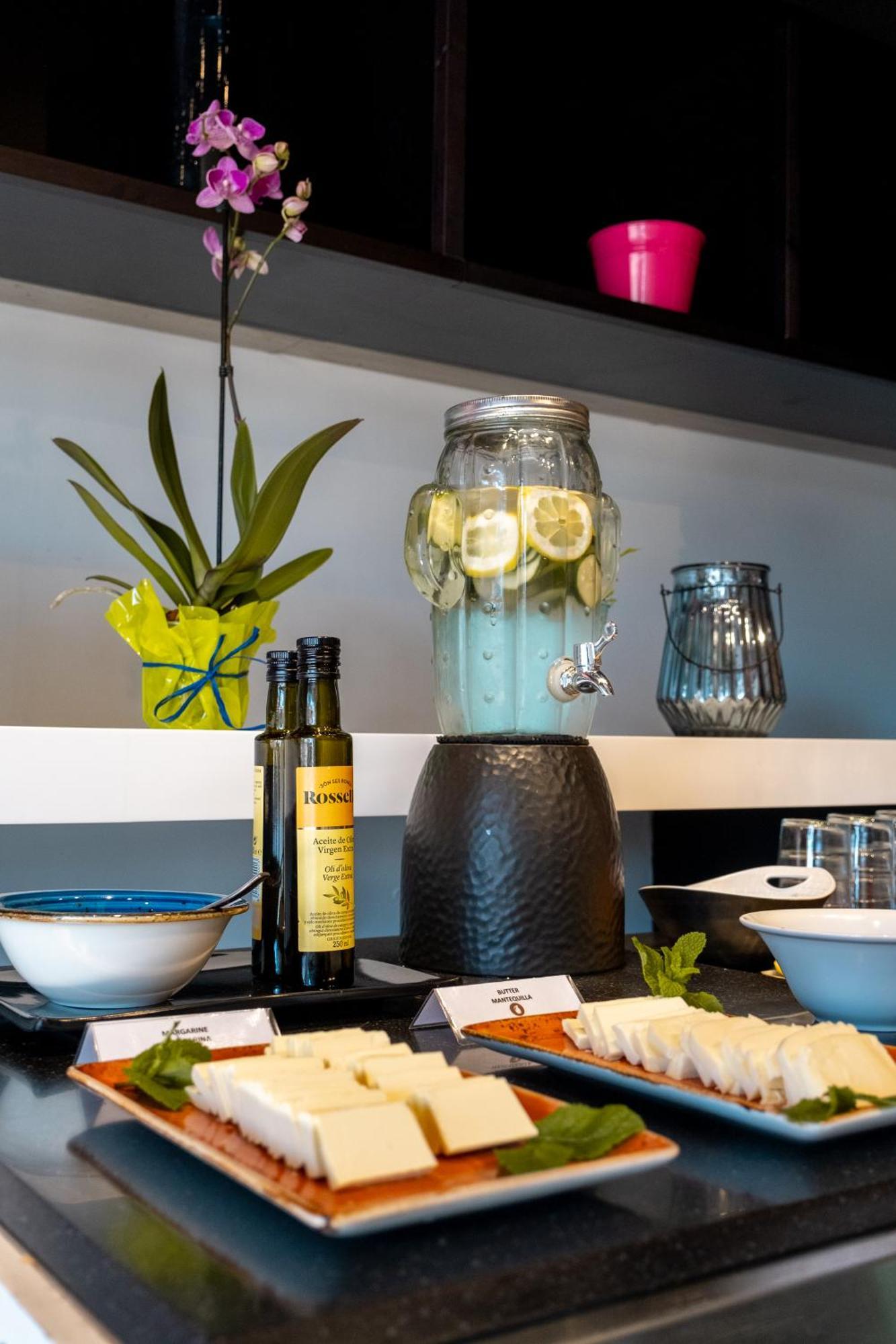 Отель Onmood Cala Ratjada - Brunch & Party Экстерьер фото